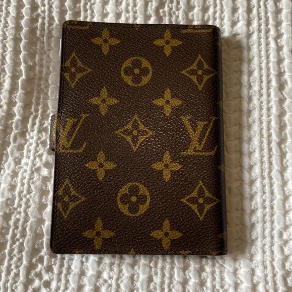Louis Vuitton Agenda Pm. With extra bits for free included. - Picture 8 of 17